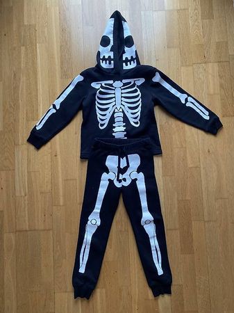 Cooles Kleiderset, Hoodie, Hose, Gr. 122\128, warm